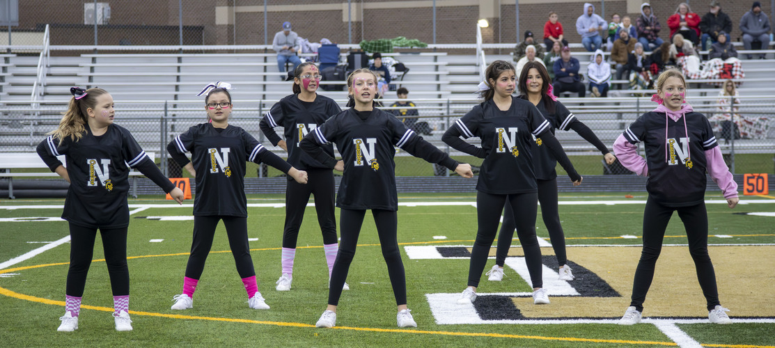 Middle School - North cheerleaders at MSN Football Game