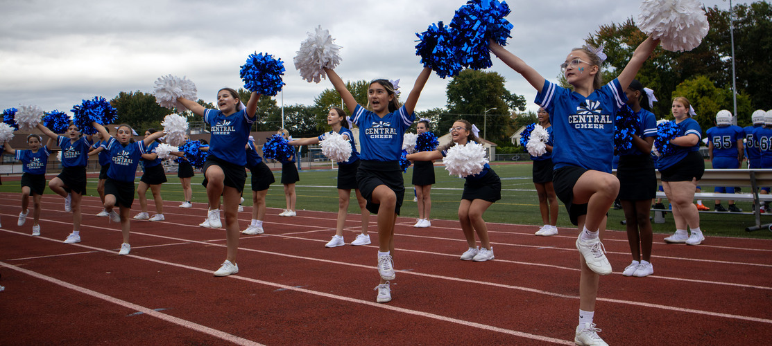 Middle School Cheerleaders at Middle School Central Football Game